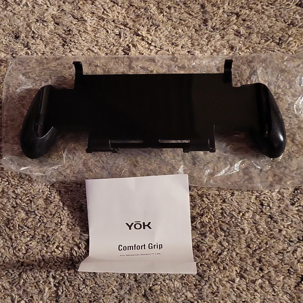 Yok Black Ergo Comfort Grip with Game Storage for Nintendo Switch Lite